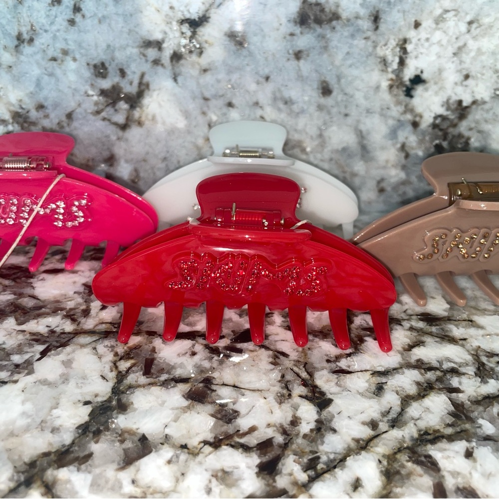 SKIMS Hair Claw Clips Set - Red, White, Sienna , Fuchsia Pink